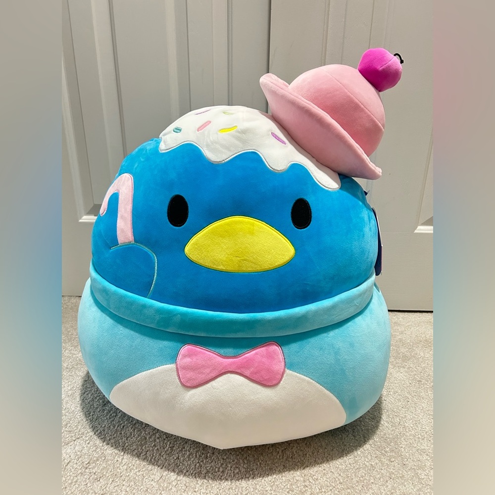 Squishmallows Hello Kitty Tuxedo Sam Plush (Ice Cream)